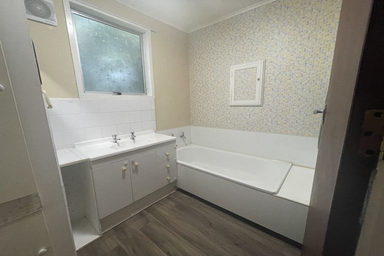 Photo of property in 46b Te Rauparaha Street, Otaki, 5512