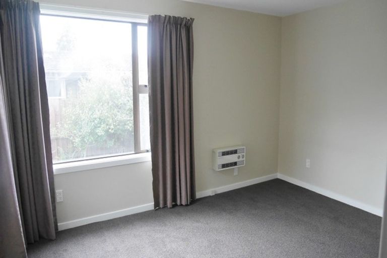 Photo of property in 32 Glenharrow Avenue, Avonhead, Christchurch, 8042