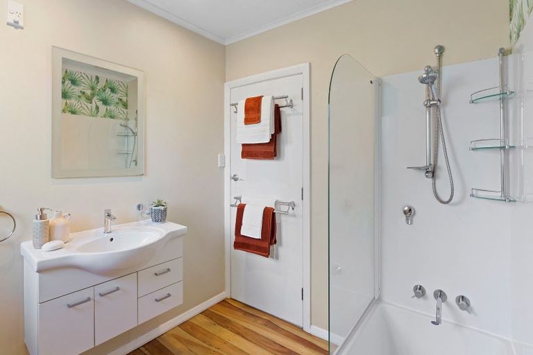 Photo of property in 59 Dale Road, Raumati South, Paraparaumu, 5032