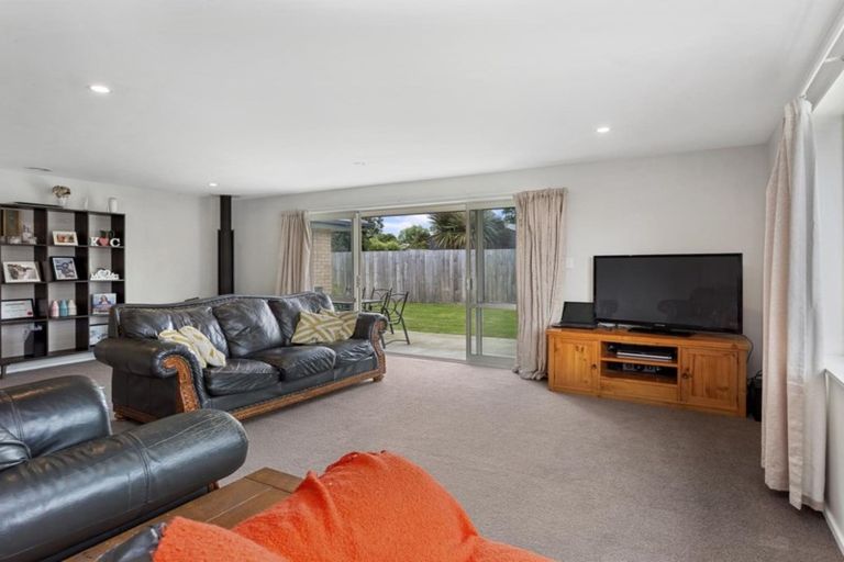 Photo of property in 144e High Street, Oxford, 7430