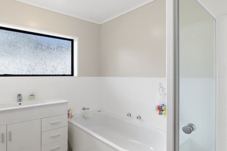 Photo of property in 39 Russleigh Drive, Dinsdale, Hamilton, 3204