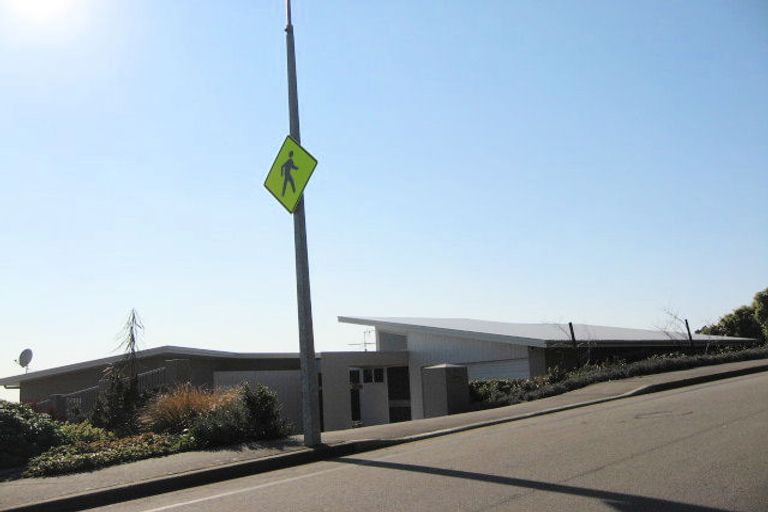 Photo of property in 16 Overdale Drive, Cashmere, Christchurch, 8022