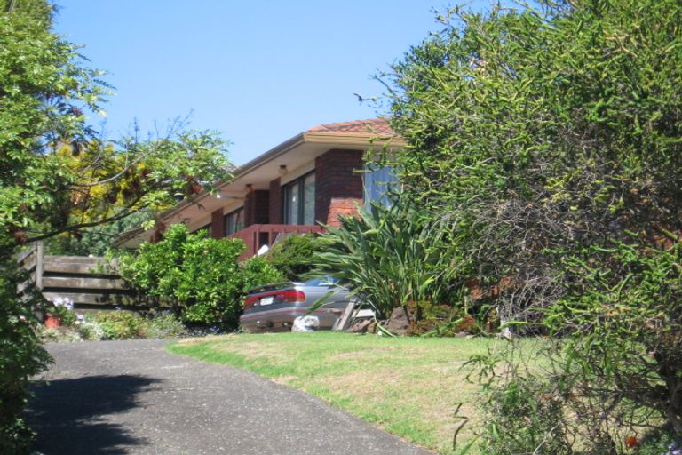Photo of property in 2/489 Beach Road, Murrays Bay, Auckland, 0630