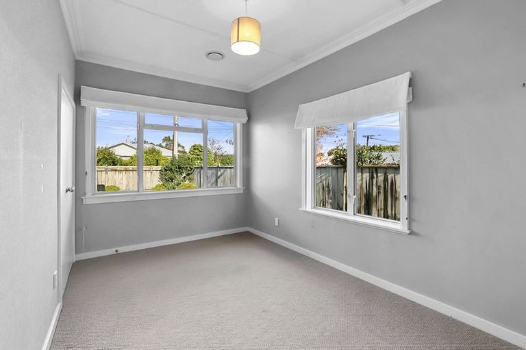 Photo of property in 27 List Street, Welbourn, New Plymouth, 4310