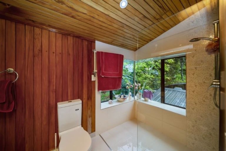 Photo of property in 231 Henwood Road, Paraite, New Plymouth, 4372