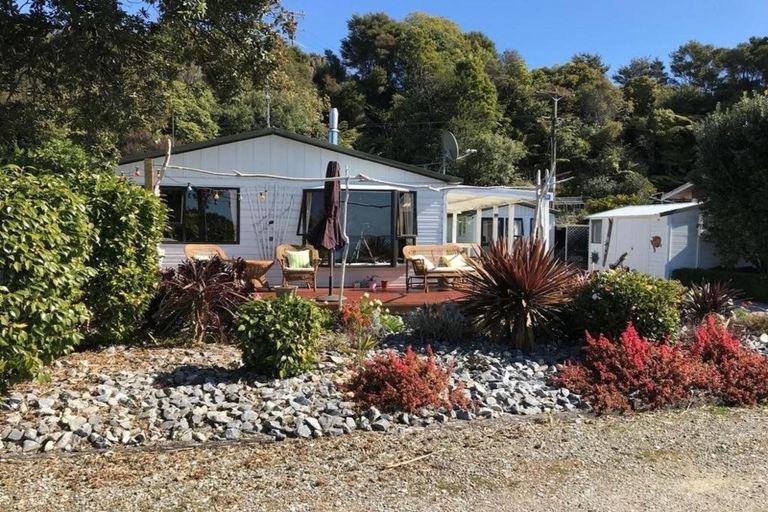 Photo of property in 210 Rangihaeata Road, Rangihaeata, Takaka, 7182