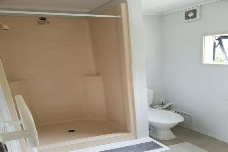 Photo of property in 1/508 East Coast Road, Windsor Park, Auckland, 0630