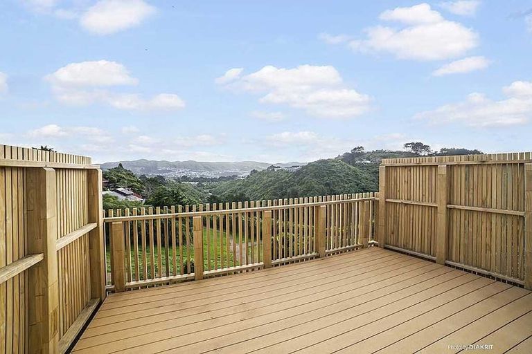 Photo of property in 5/6 Bushland Grove, Paparangi, Wellington, 6037