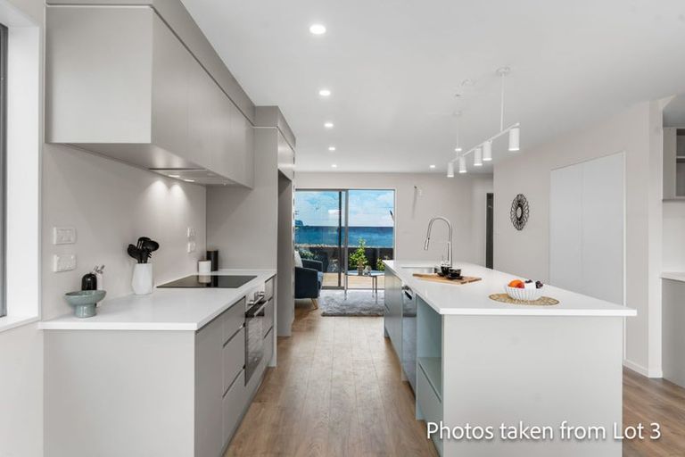 Photo of property in 1e Stottholm Road, Titirangi, Auckland, 0604