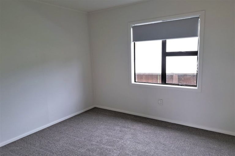 Photo of property in 152 Wainuiomata Road, Wainuiomata, Lower Hutt, 5014