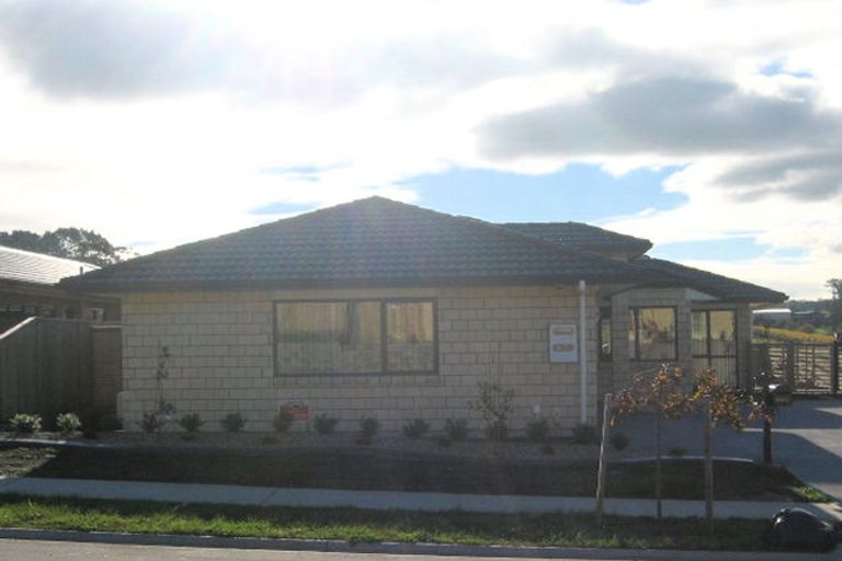 Photo of property in 3 Sapperton Drive, Henderson, Auckland, 0612