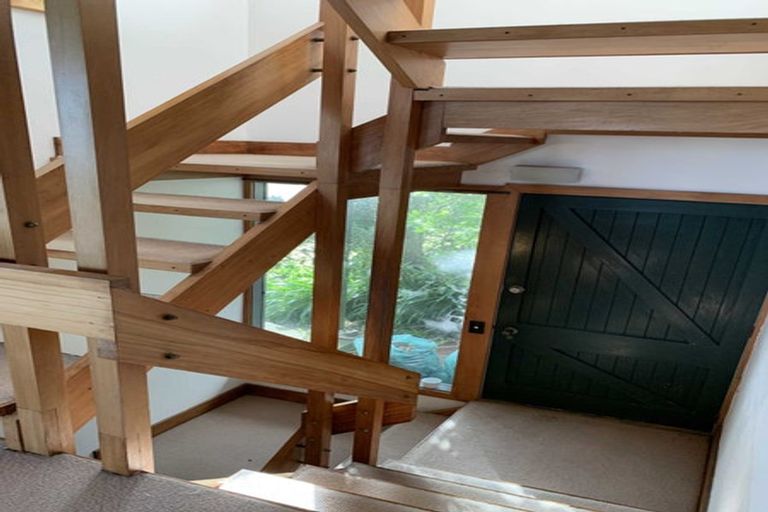 Photo of property in 15 Robieson Street, Roseneath, Wellington, 6011