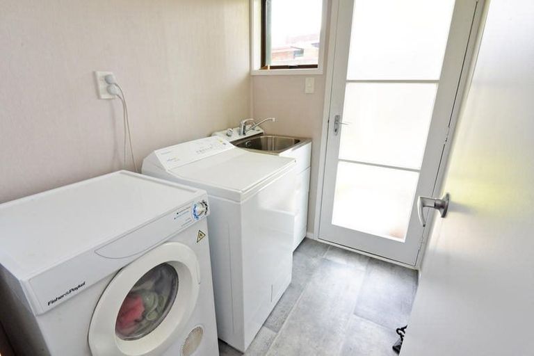 Photo of property in 14 Wairata Place, Te Atatu South, Auckland, 0610