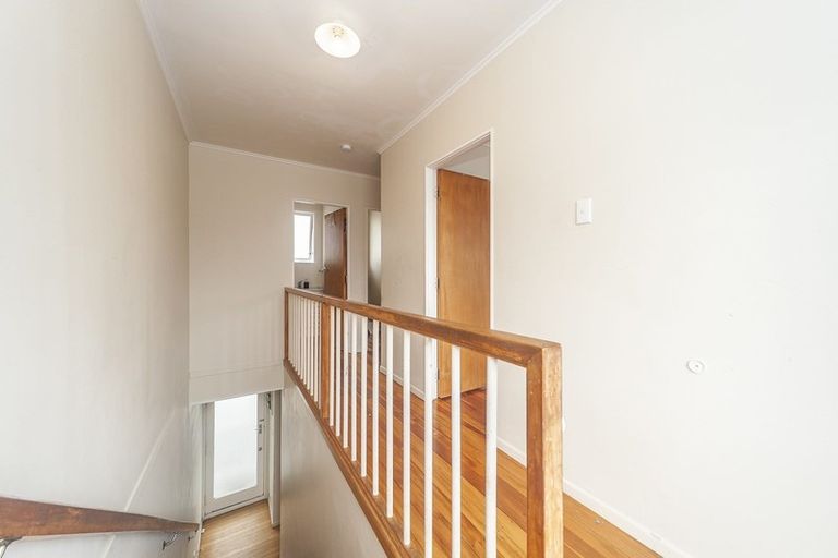 Photo of property in 7/55 Apu Crescent, Lyall Bay, Wellington, 6022