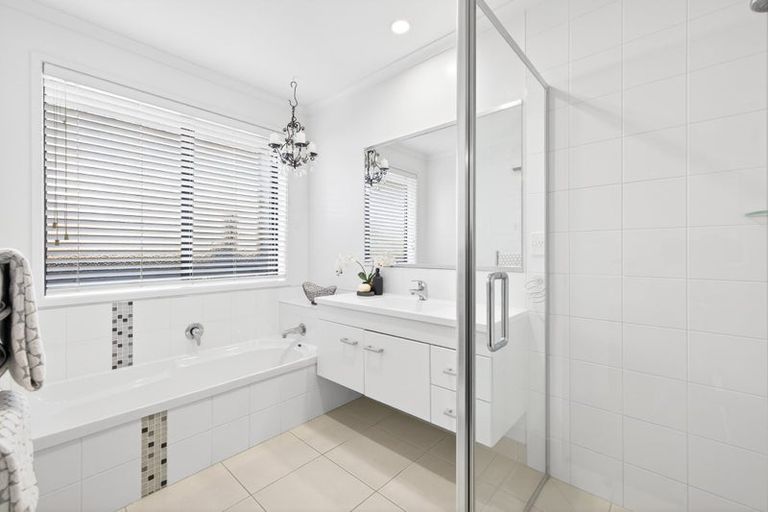 Photo of property in 52 Carrington Drive, Papamoa Beach, Papamoa, 3118