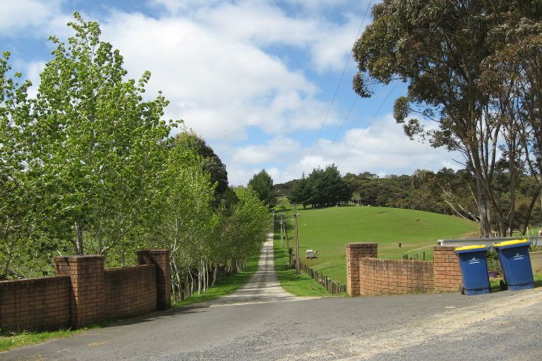 Photo of property in 10 Steed Road, Waitakere, Auckland, 0816