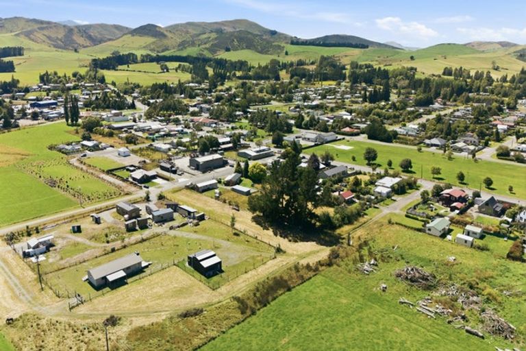 Photo of property in 8 Tauna Street, Lumsden, 9730