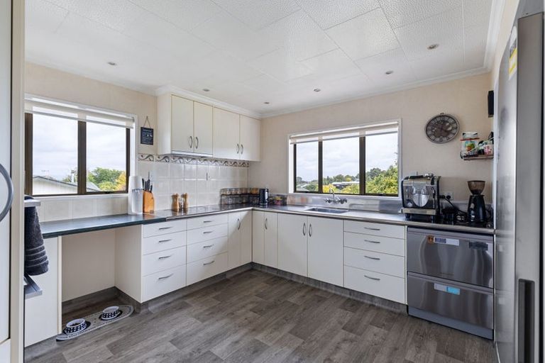 Photo of property in 30 Park View Avenue, Feilding, 4702
