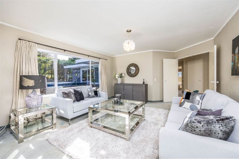 Photo of property in 11 Picasso Drive, West Harbour, Auckland, 0618