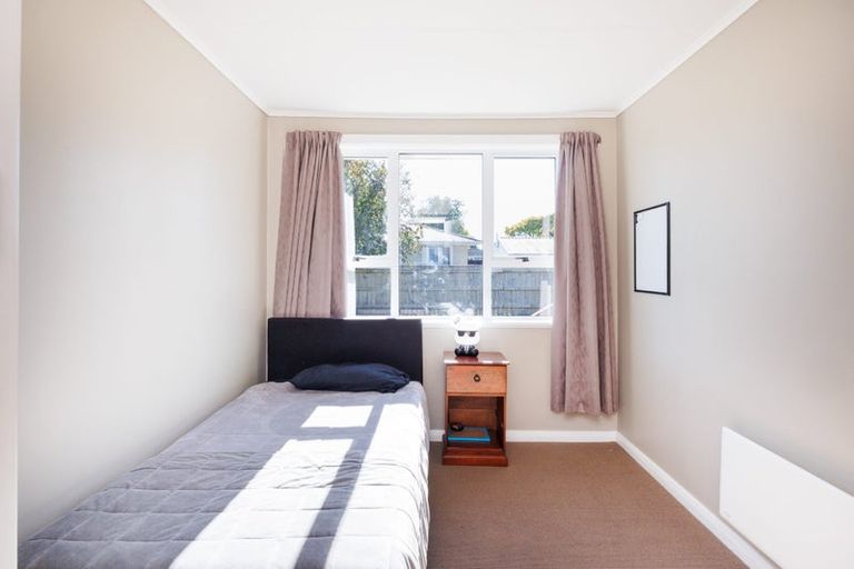 Photo of property in 11 Hendon Place, West End, Palmerston North, 4412