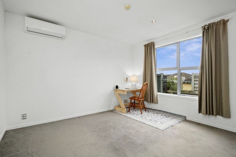 Photo of property in 11 Otonga Heights, Maungaraki, Lower Hutt, 5010