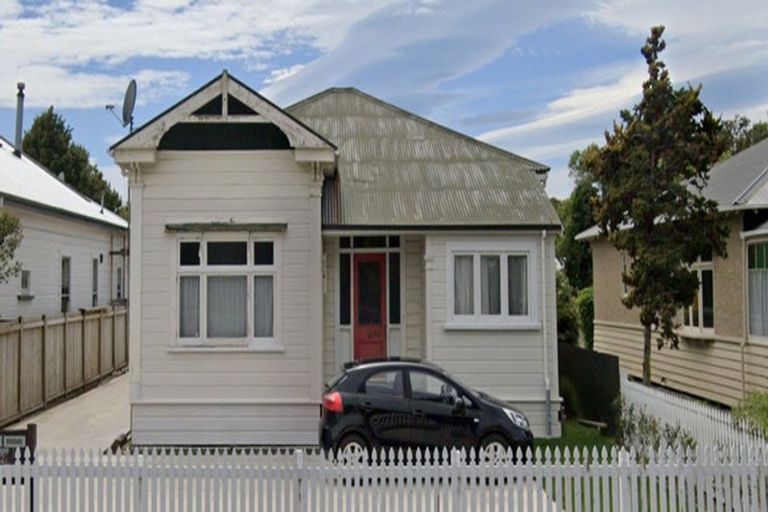 Photo of property in 121 Cook Street, West End, Palmerston North, 4410
