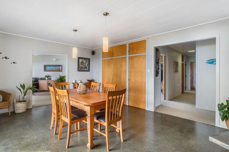 Photo of property in 94 Messenger Terrace, Oakura, 4314