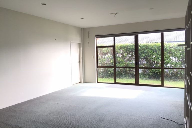 Photo of property in 48 Whitby Crescent, Mairangi Bay, Auckland, 0630