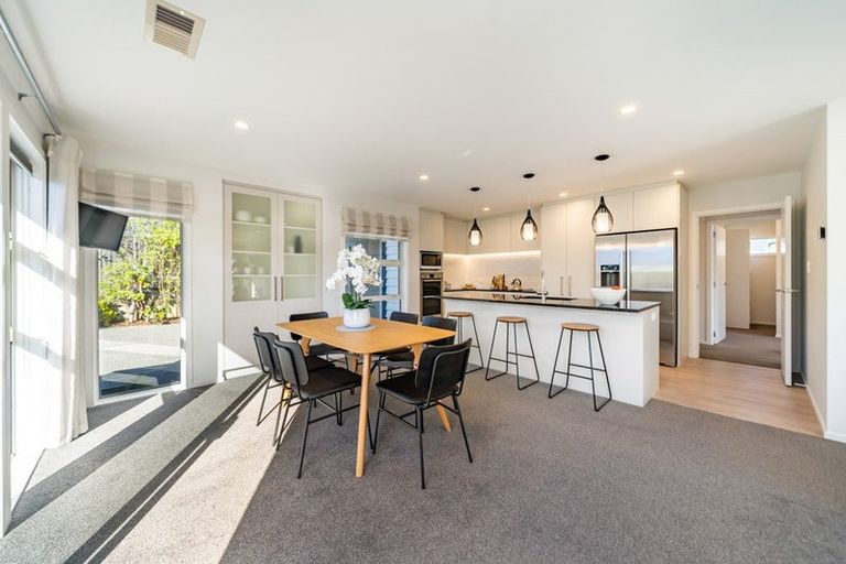 Photo of property in 9a Marlborough Street, Silverstream, Upper Hutt, 5019