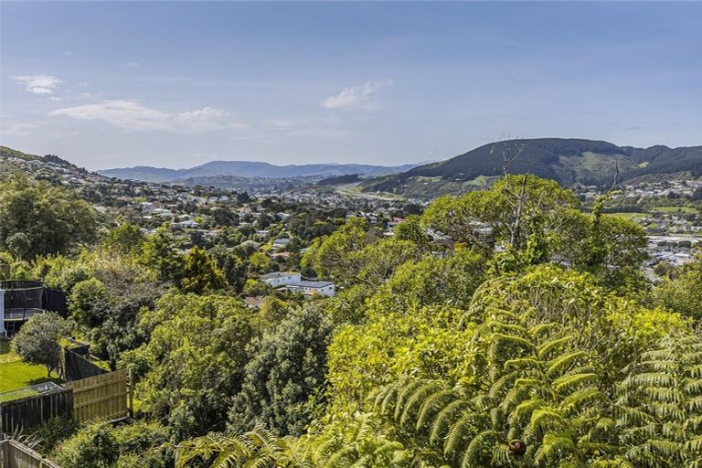 Photo of property in 23 Westhaven Drive, Tawa, Wellington, 5028