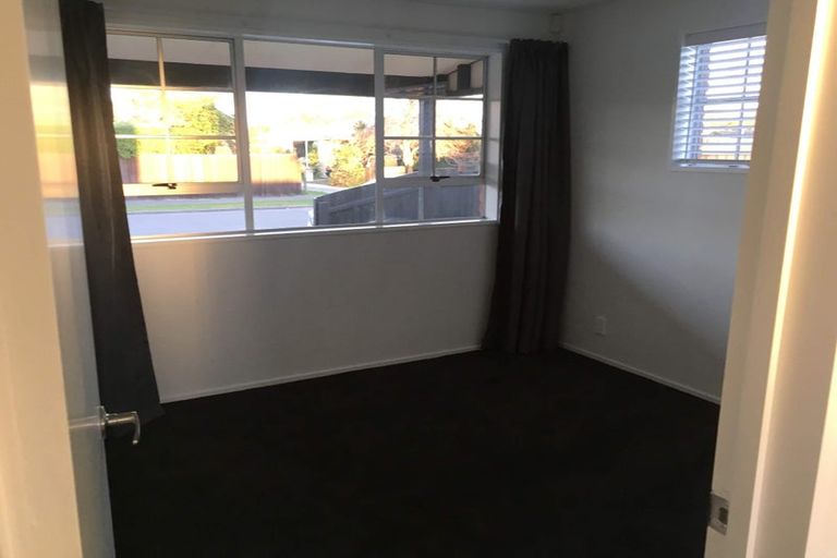 Photo of property in 2 Branksome Place, Parklands, Christchurch, 8083