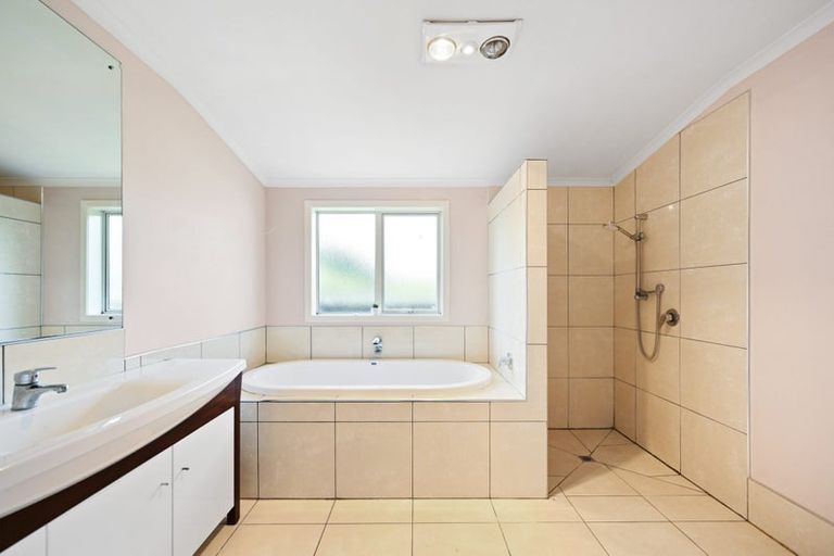 Photo of property in 31a Montgomery Crescent, Bader, Hamilton, 3206