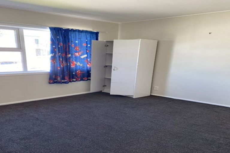 Photo of property in 7 Carluke Street, Paparangi, Wellington, 6037
