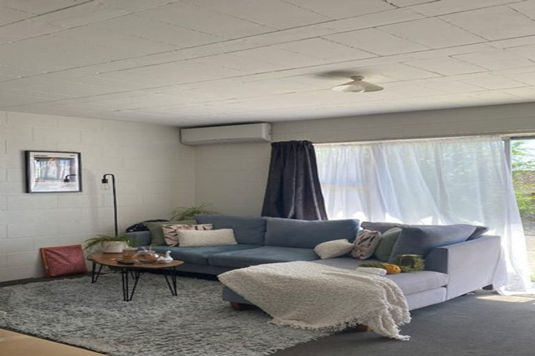 Photo of property in 40 West Coast Road, Glen Eden, Auckland, 0602