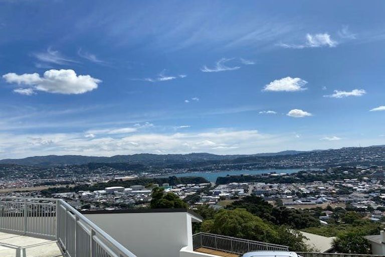 Photo of property in 83 Seatoun Heights Road, Seatoun, Wellington, 6022