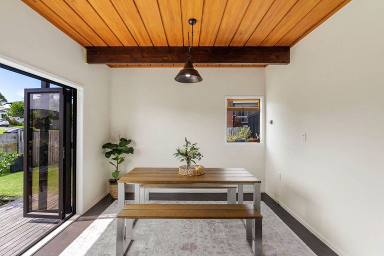 Photo of property in 1/21 Clovelly Road, Bucklands Beach, Auckland, 2012