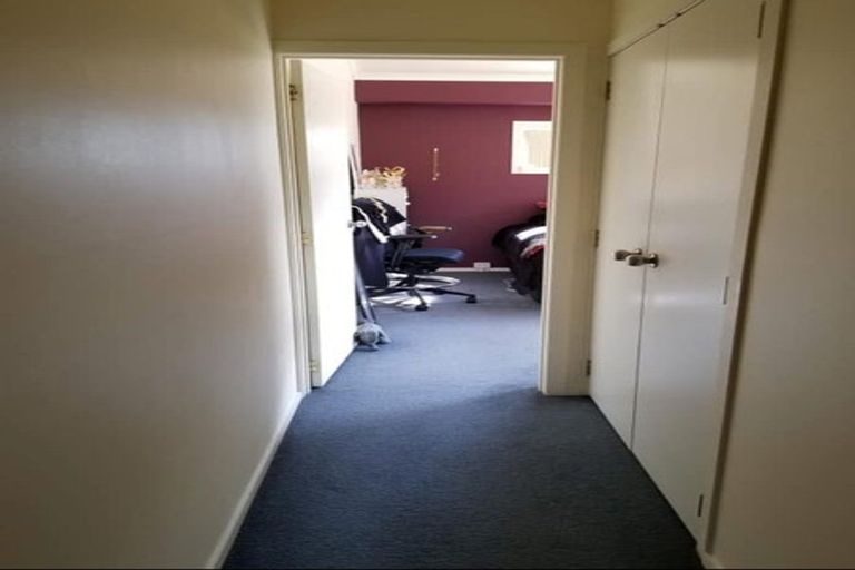 Photo of property in 2a Charlenne Close, Ranui, Auckland, 0612