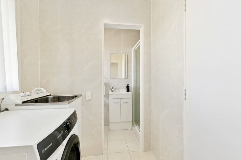 Photo of property in 44 Akaroa Drive, Maupuia, Wellington, 6022