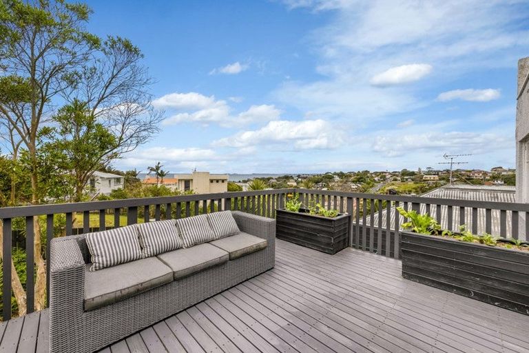 Photo of property in 1/53 Deep Creek Road, Waiake, Auckland, 0630