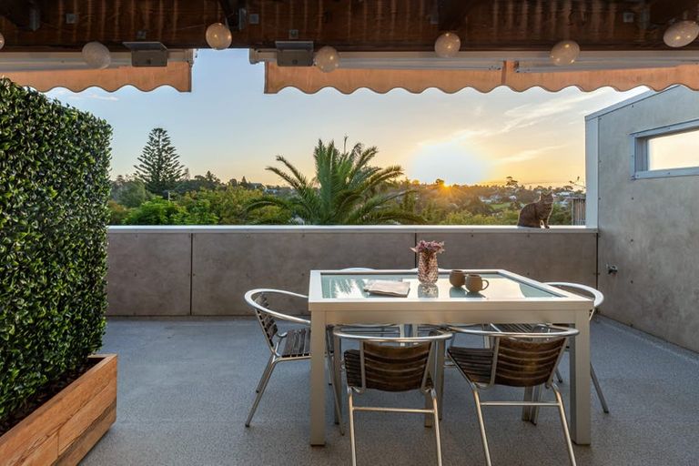 Photo of property in 2/22 Roseberry Avenue, Birkenhead, Auckland, 0626