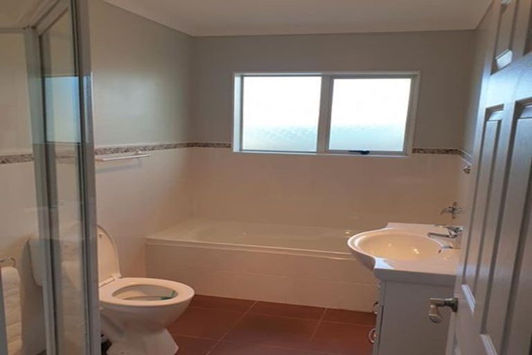 Photo of property in 12 Prado Drive, Pukekohe, 2120