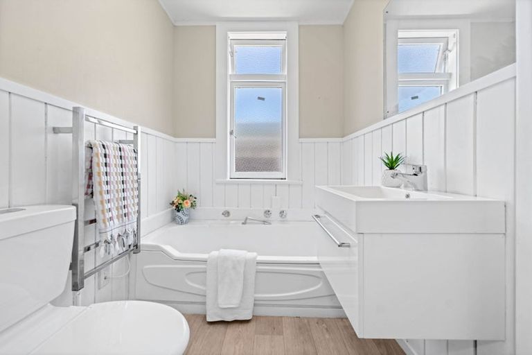 Photo of property in 7 Howden Road, Fairfield, Hamilton, 3214