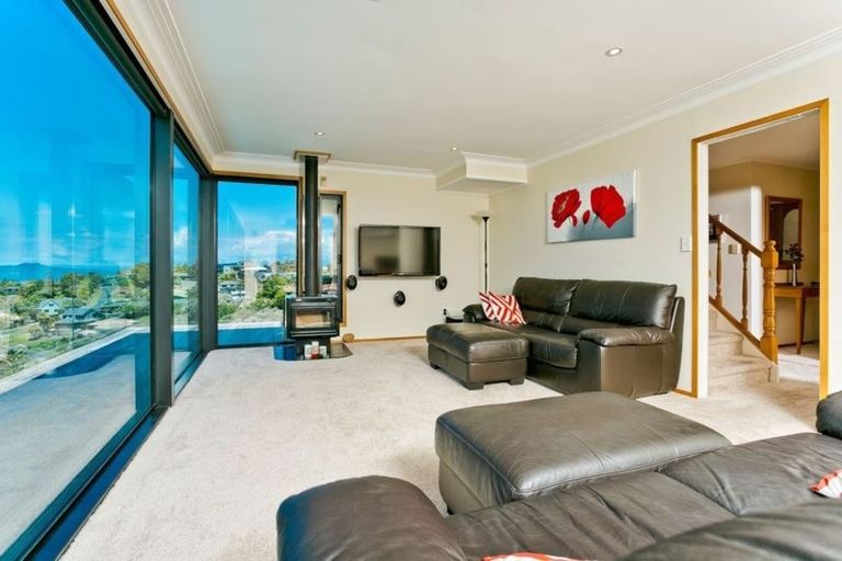 Photo of property in 969 East Coast Road, Torbay, Auckland, 0630