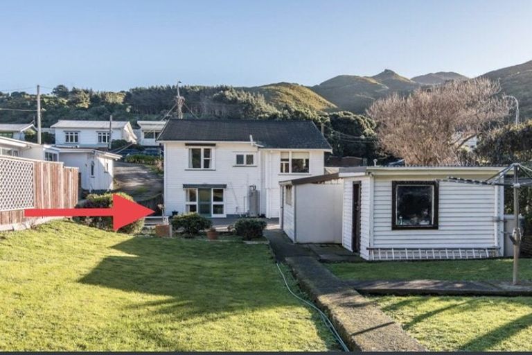 Photo of property in 52 Happy Valley Road, Owhiro Bay, Wellington, 6023