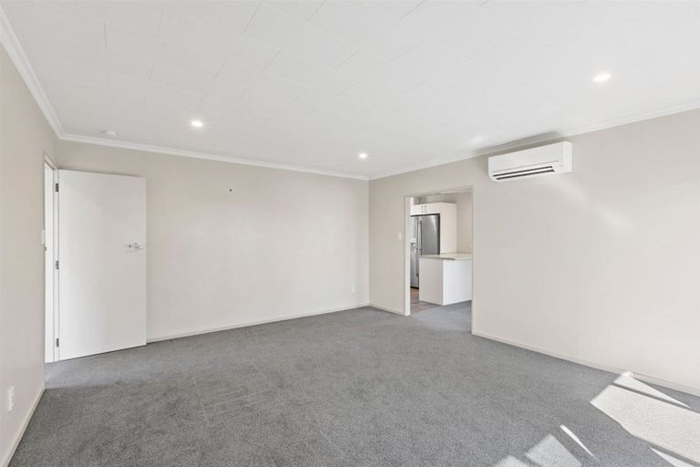 Photo of property in 19a Truby King Street, Merrilands, New Plymouth, 4312