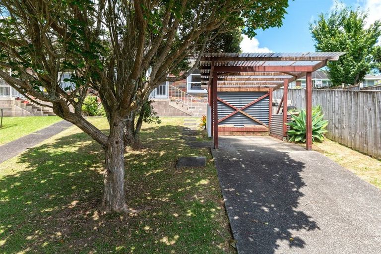 Photo of property in 2/11 Lenihan Street, Northcote, Auckland, 0627