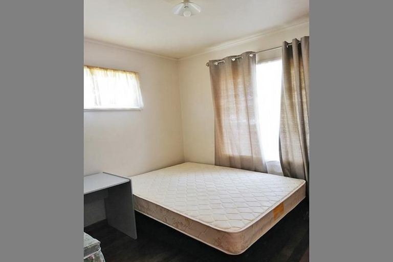 Photo of property in 105 Royal Road, Massey, Auckland, 0614