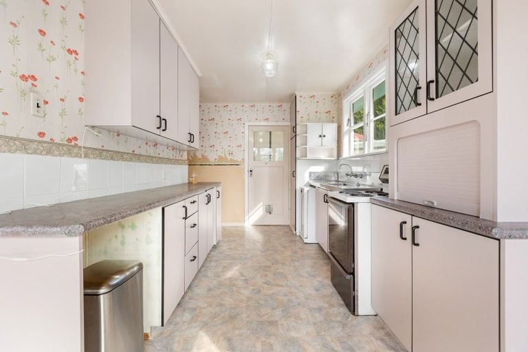 Photo of property in 70 Glenpark Avenue, Frankleigh Park, New Plymouth, 4310