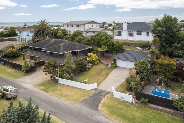 Photo of property in 21 Arthur Street, Paraparaumu Beach, Paraparaumu, 5032