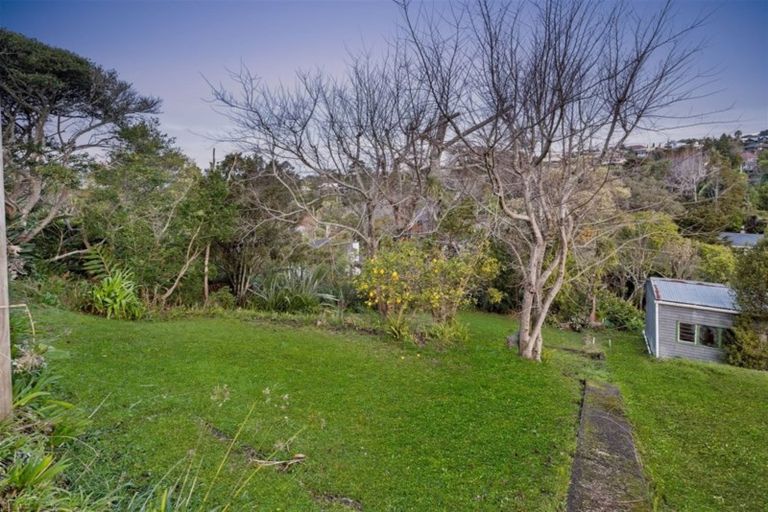 Photo of property in 44 Peter Terrace, Castor Bay, Auckland, 0620